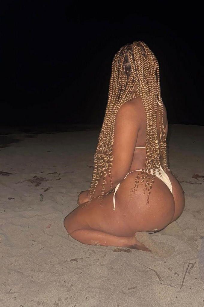 Chica busca chico en Granada: 