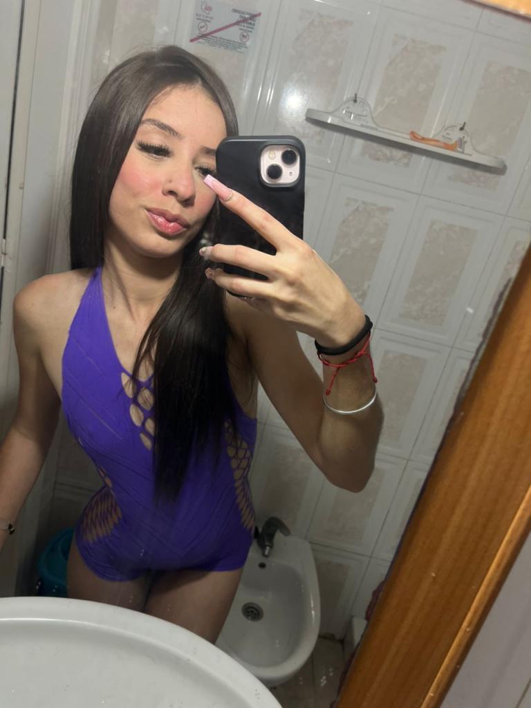 Chica busca chico en Almería: 