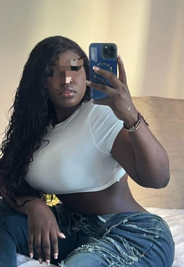 600252313: Chica busca chico en Sevilla