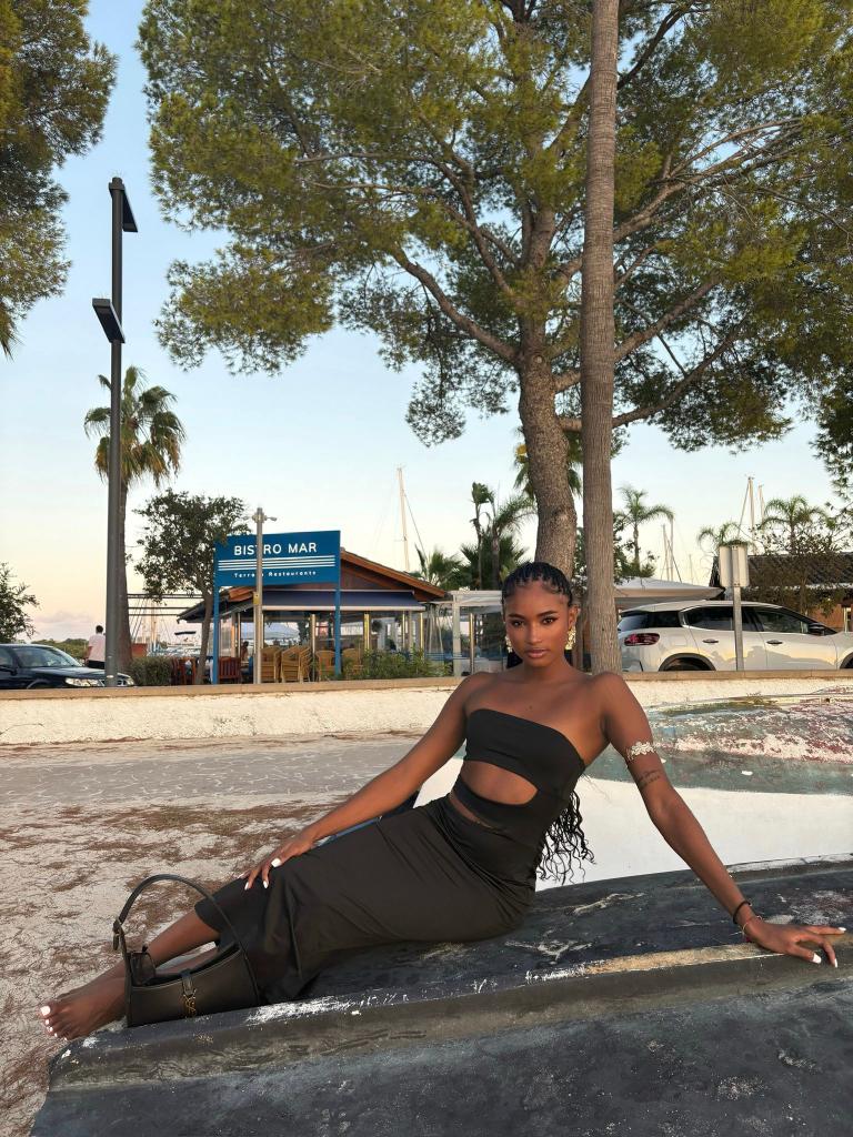 615796780: Travesti en Barcelona