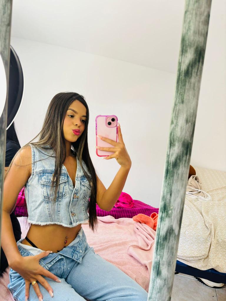 617746381: Chica busca chico en Madrid