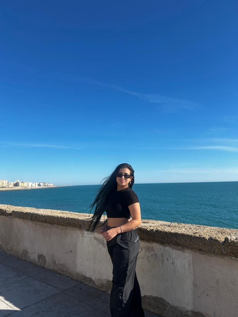 Chica busca chico en Cádiz: 