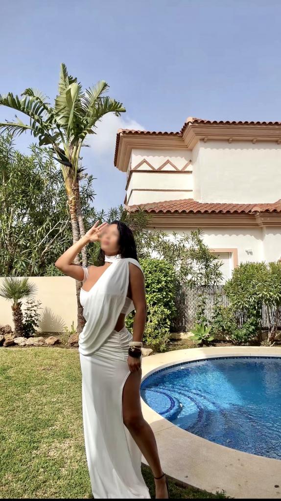 613561886: Chica busca chico en Málaga