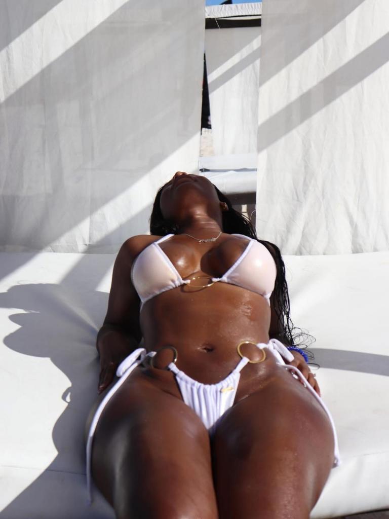 Chica busca chico en Alicante: 