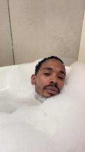 668591529: Chico busca chica en Barcelona