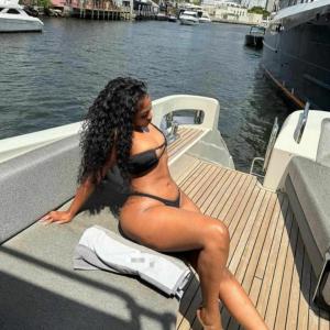 643218730: Chica busca chico en Gerona