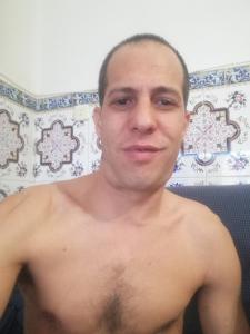 617982878: Chico busca chica en Valencia