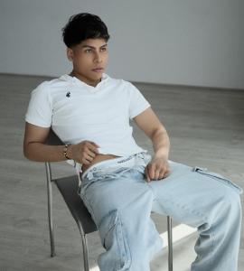 613108042: Chico busca chica en Barcelona