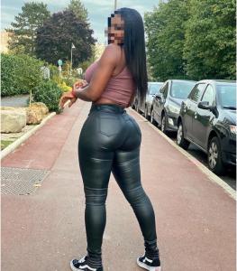 600252313: Chica busca chico en Sevilla