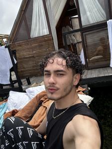 611272679: Chico busca chica en Alicante