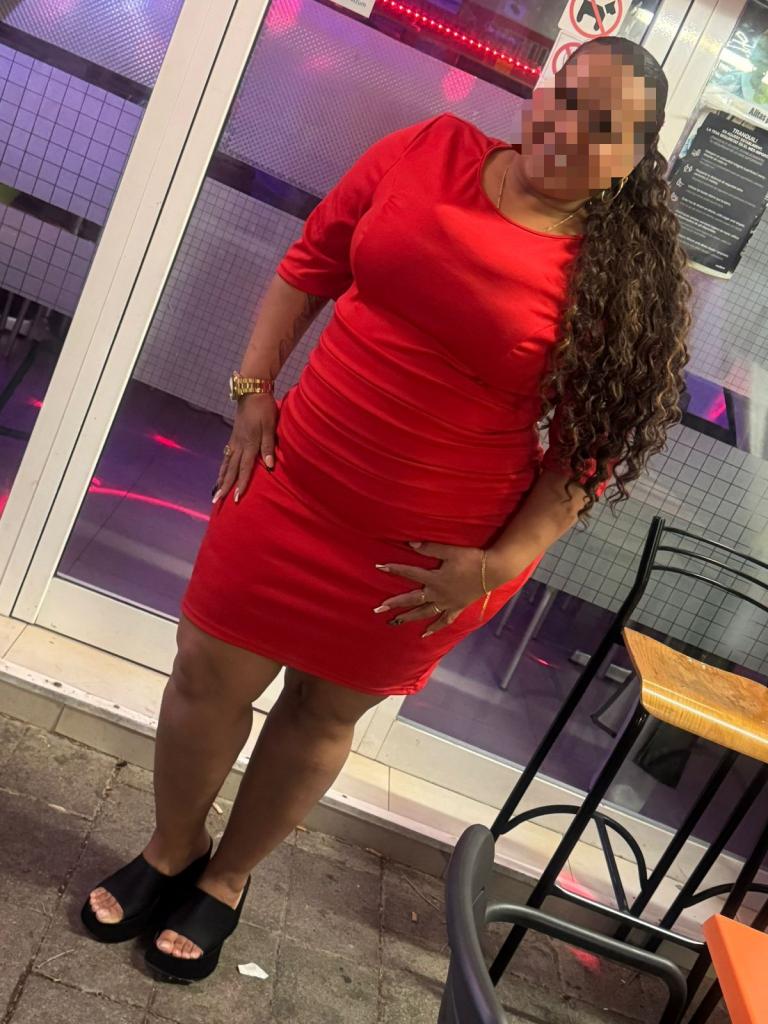 624507667: Chica busca chico en Barcelona