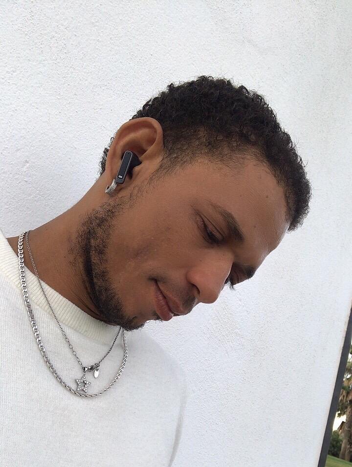 Chico busca chica en Granada: 