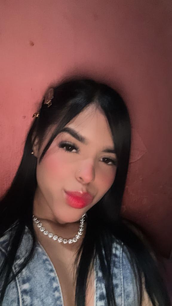 617746381: Chica busca chico en Madrid