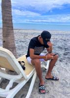 685824940: Chico busca chica en Barcelona