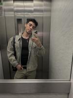 687204420: Chico busca chica en Barcelona