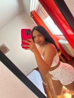 641079140: Chica busca chico en León