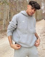 603122420: Chico busca chica en Barcelona