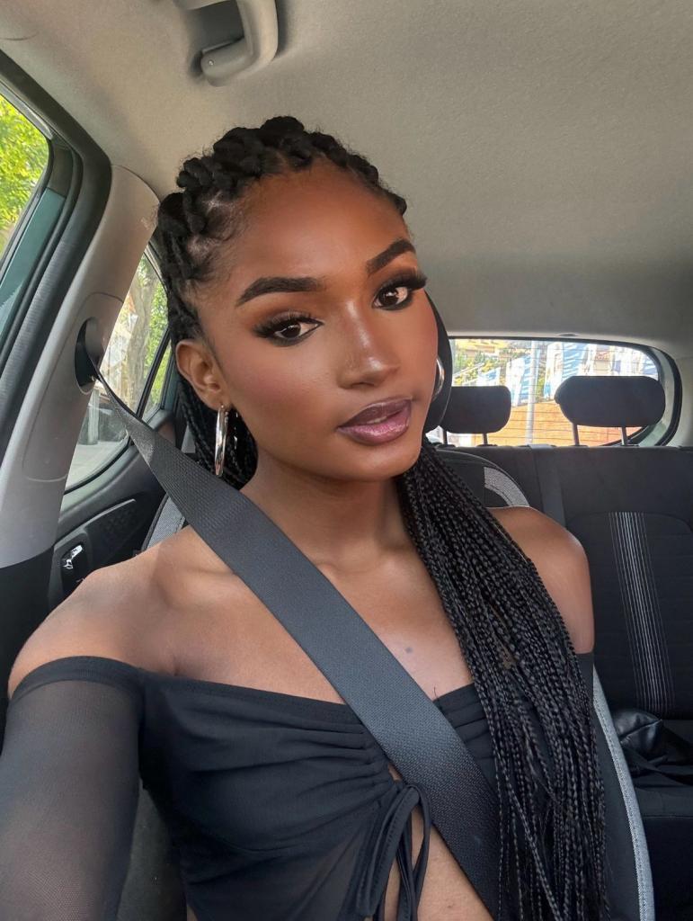 615796780: Travesti en Barcelona