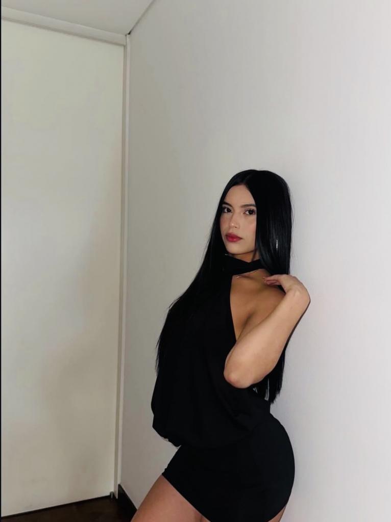 610643622: Chica busca chico en Barcelona