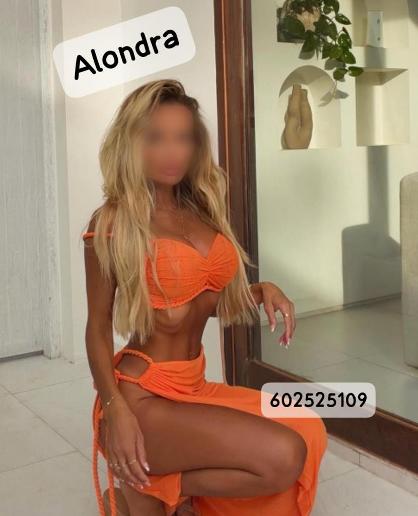 602525109: Chica busca chico en Almería