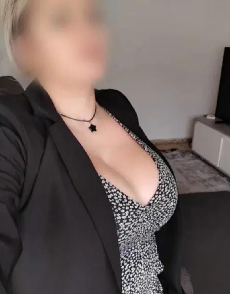 Chica busca chico en La Coruña: 