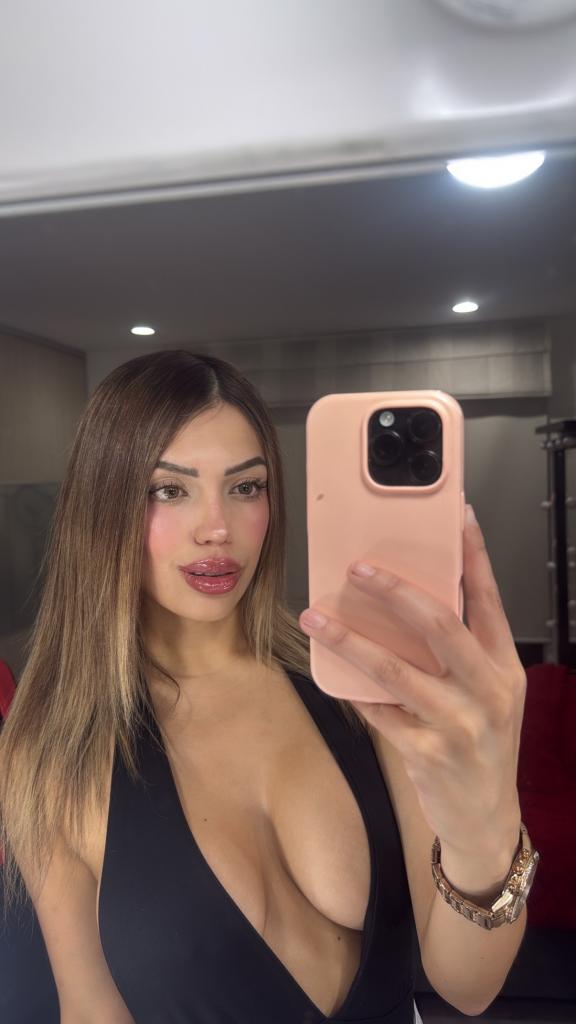 647220929: Chica busca chico en Mallorca