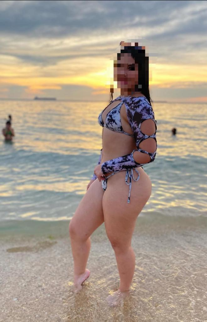 637058695: Chica busca chico en Navarra