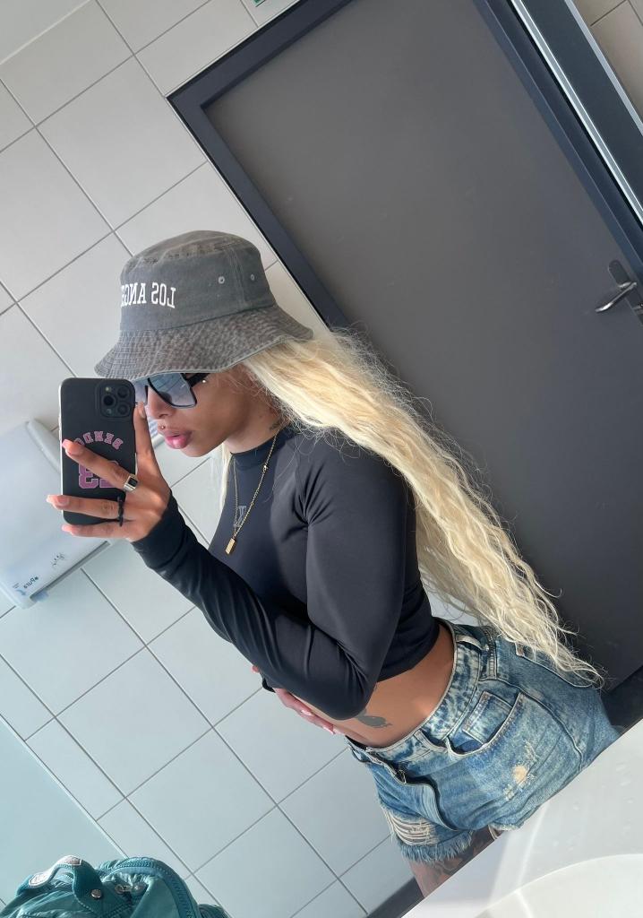 663071564: Travesti en Barcelona