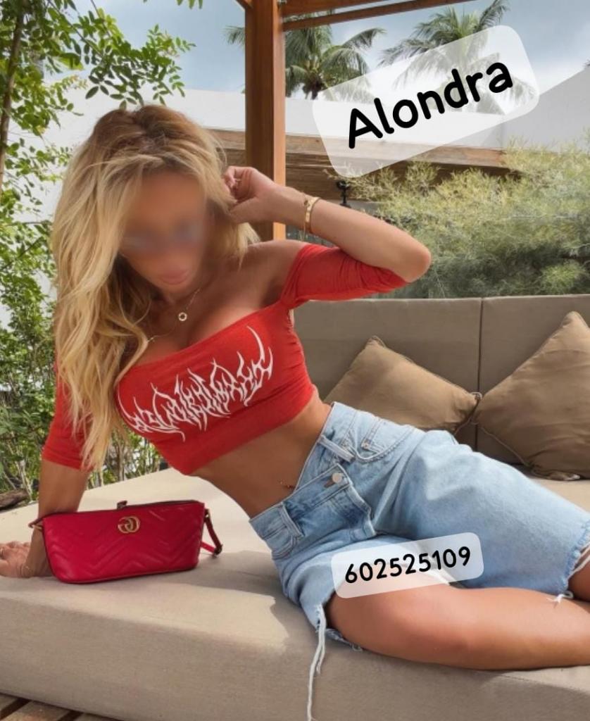 Chica busca chico en Almería: 