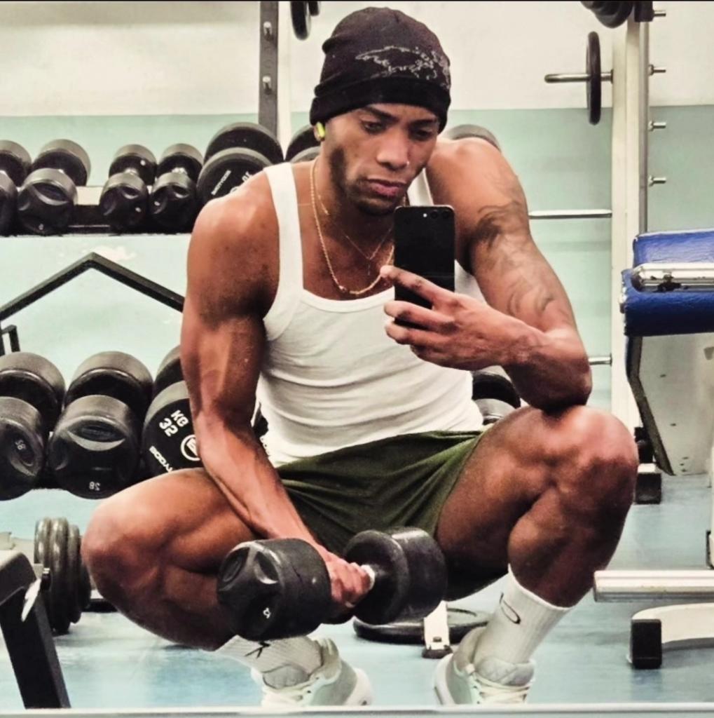 695724923: Chico busca chica en Alicante