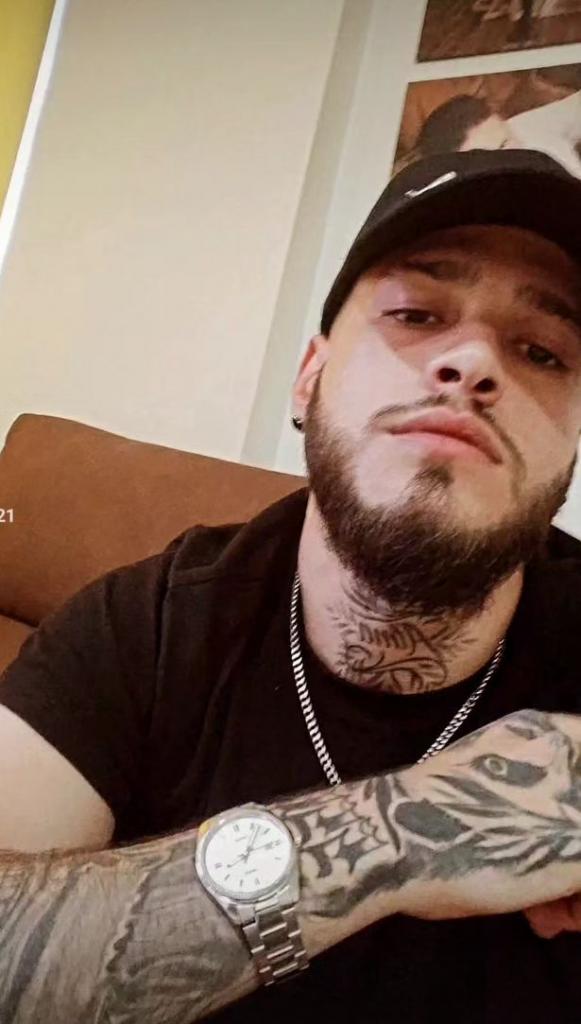 633548740: Chico busca chica en Málaga