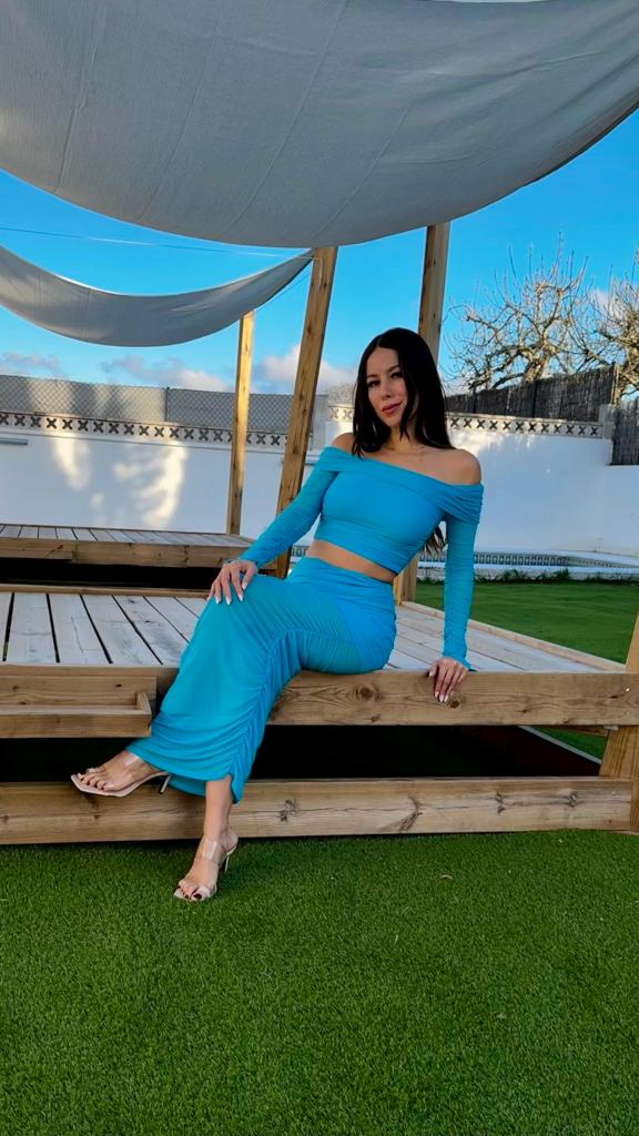 Chica busca chico en Ibiza: 