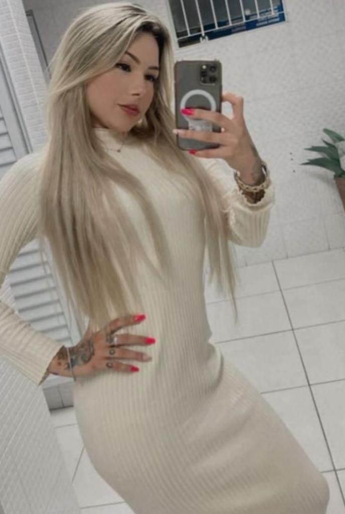614796038: Chica busca chico en La Coruña