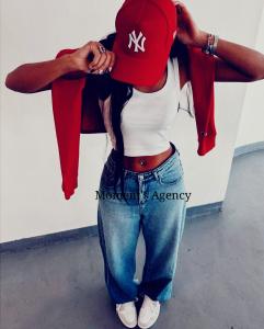 611328448: Chica busca chico en Barcelona