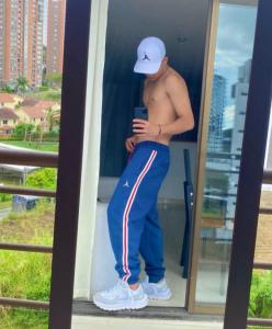 610842268: Chico busca chica en Barcelona