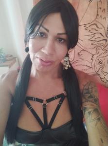 613478665: Transexual en Gerona