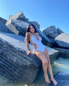 613478665: Transexual en Gerona