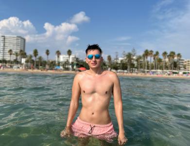 610842268: Chico busca chica en Barcelona