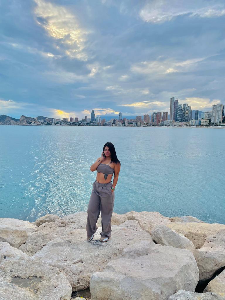 Chica busca chico en Alicante: 