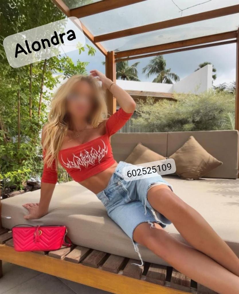 Chica busca chico en Almería: 