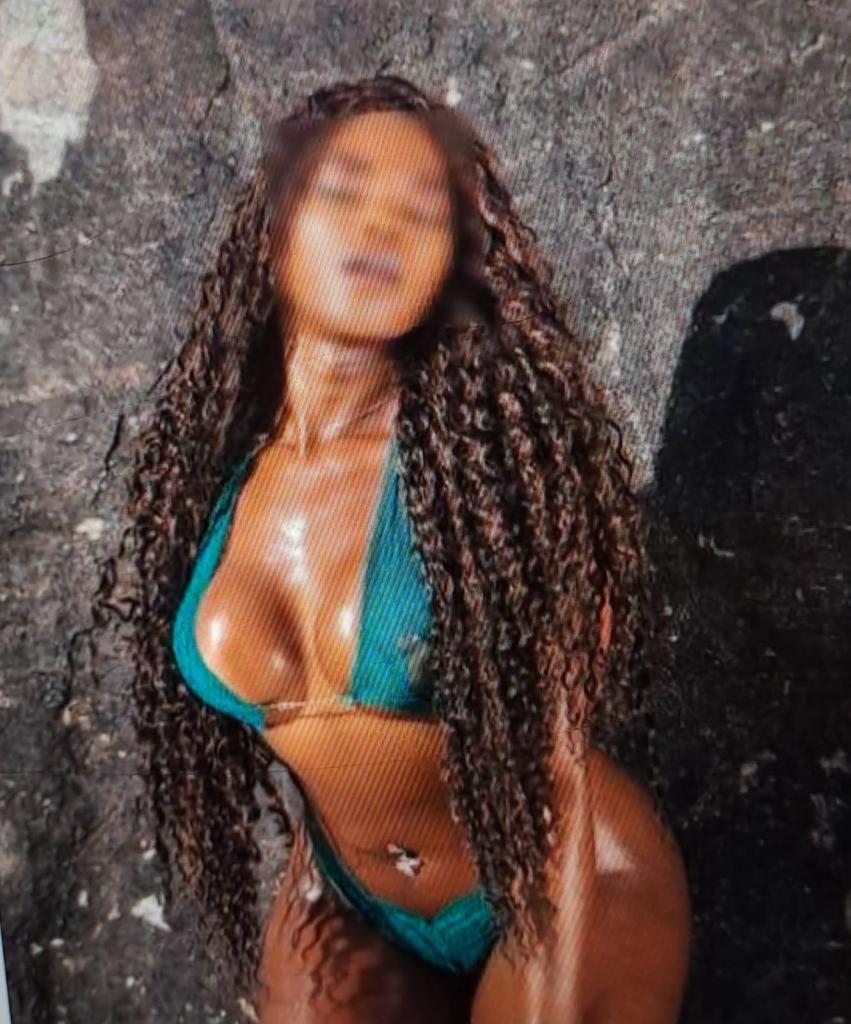 Chica busca chico en Almería: 