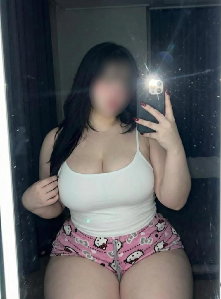 632569229: Chica busca chico en Navarra