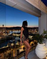 665365487: Chica busca chico en Barcelona