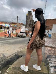 607215576: Chica busca chico en Gerona
