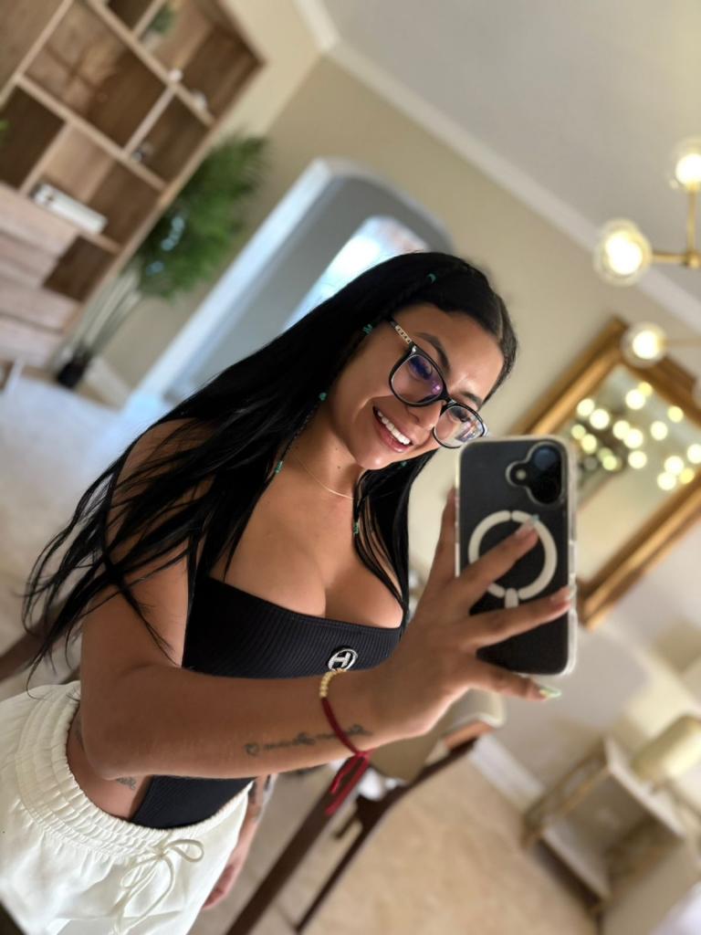 Chica busca chico en Ibiza: 