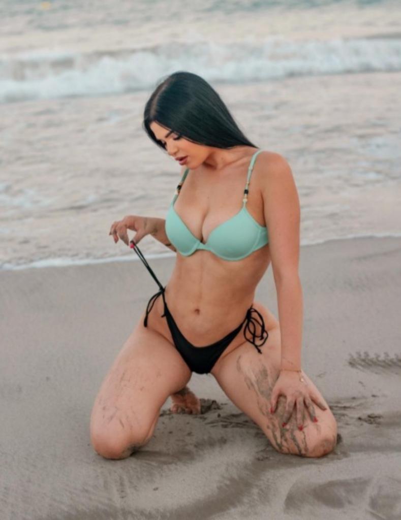 697356744: Chica busca chico en Menorca