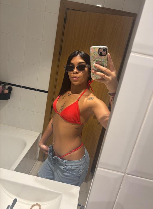 697388135: Chica busca chico en Navarra