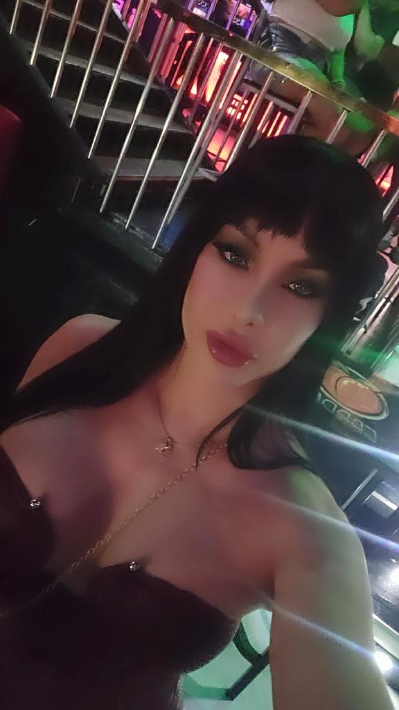 614852718: Transexual en Huesca