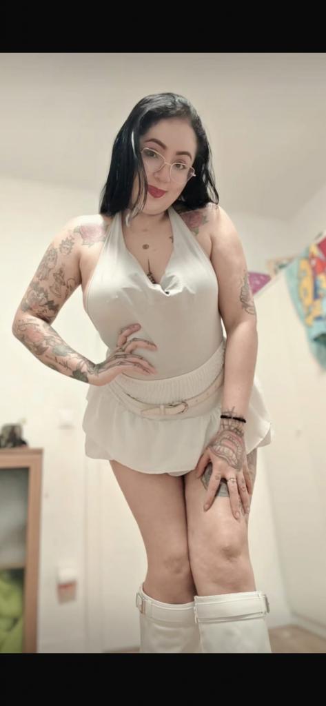642537086: Chica busca chico en Barcelona