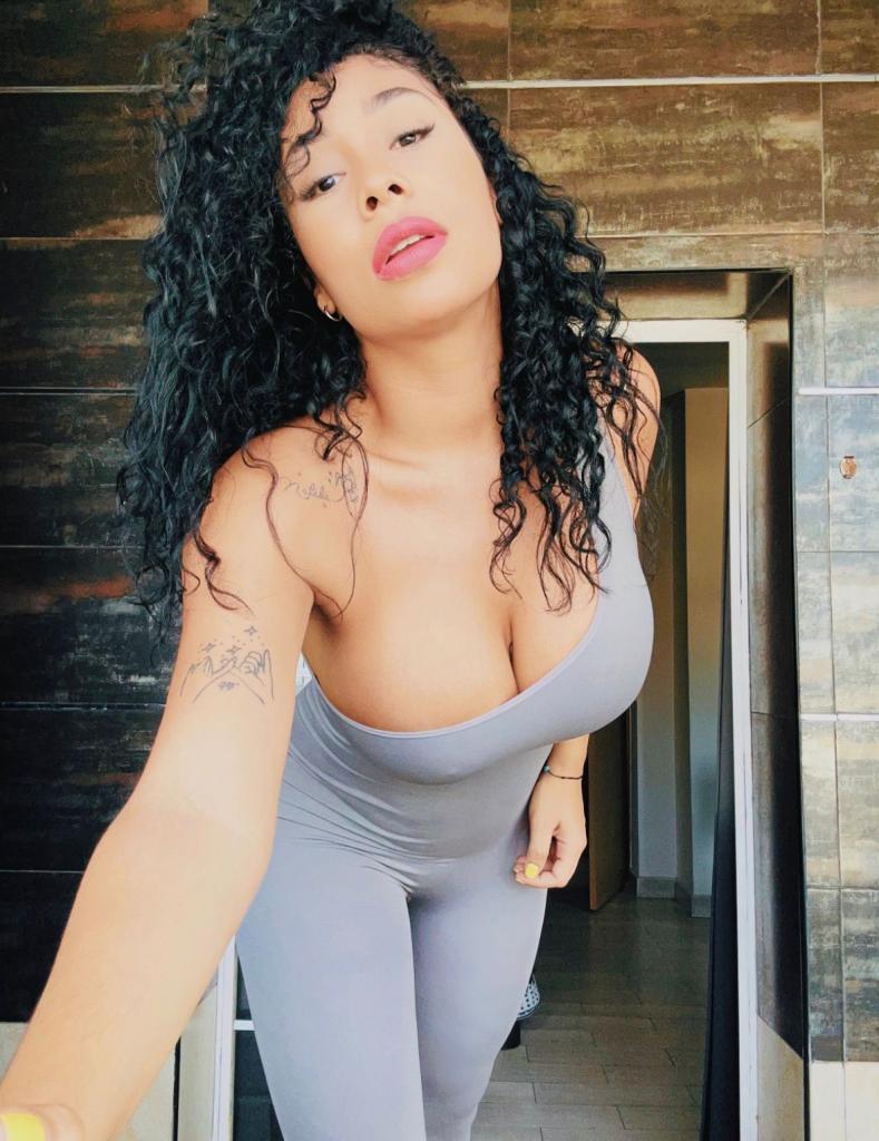 Chica busca chico en Tenerife: 